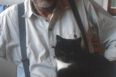 Olaf Böhme - Daheim mit seiner Katze am 2. Dezember 2018