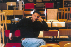 Olaf Böhme in seiner Privatbühne "bebe", 1999